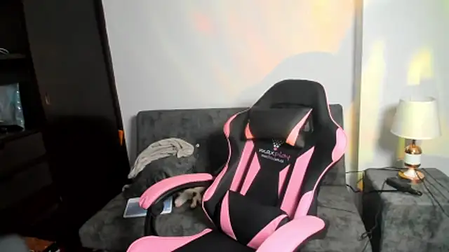 Snapshot of Tender_lia chatting on November 10, 6:45 am Tender lia online show from November 10, 6:45 am