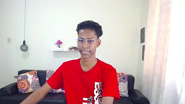 maiki18  online show from January 15, 7:55 pm