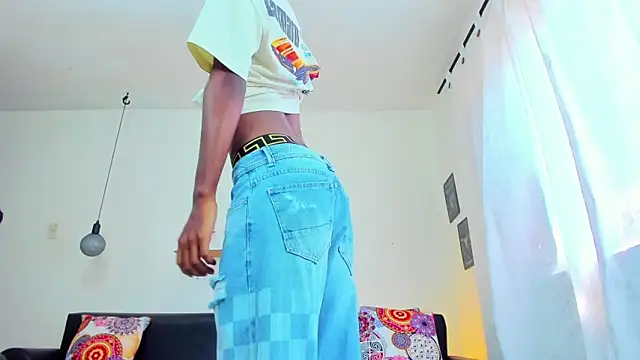 maiki18  online show from January 21, 4:27 pm