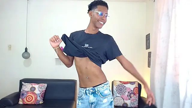 maiki18  online show from January 28, 7:32 pm