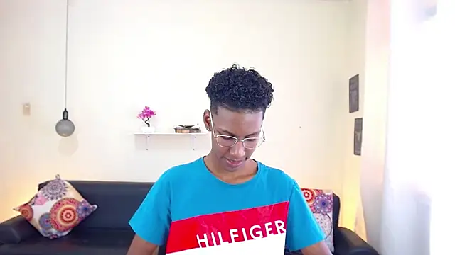 maiki18  online show from February 11, 4:56 pm