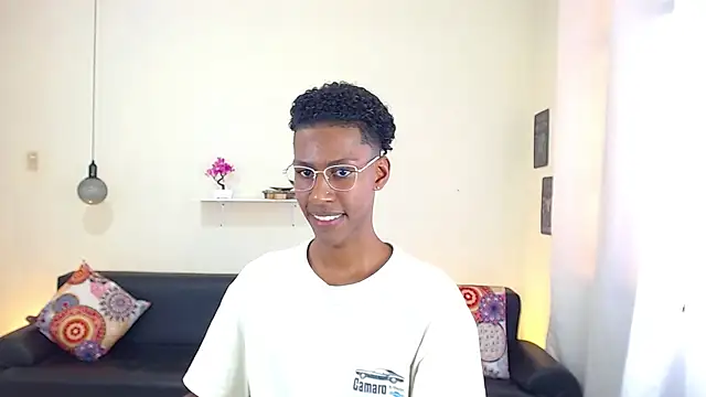 maiki18  online show from February 26, 8:00 pm