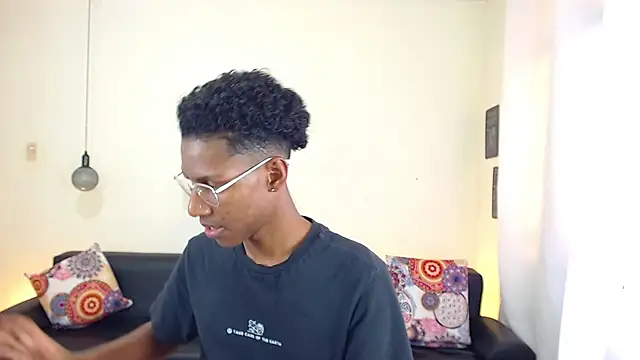 maiki18  online show from February 27, 7:58 pm