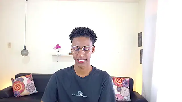 maiki18  online show from March 3, 1:42 pm