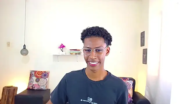 maiki18  online show from March 12, 4:56 pm