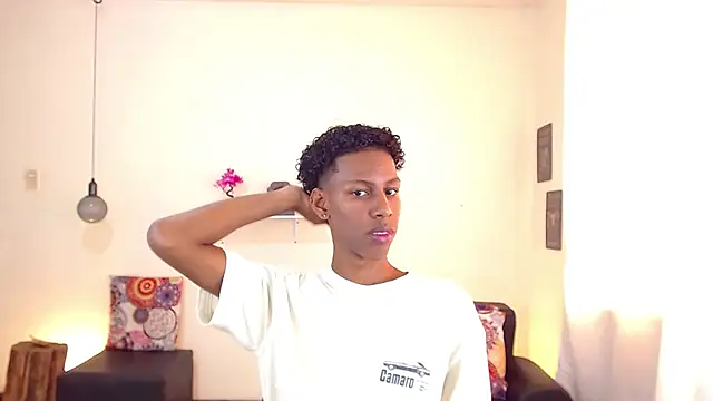 maiki18  online show from March 18, 1:42 pm