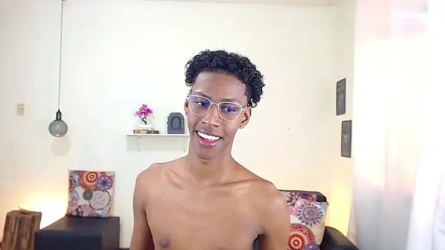 maiki18  online show from March 18, 4:48 pm