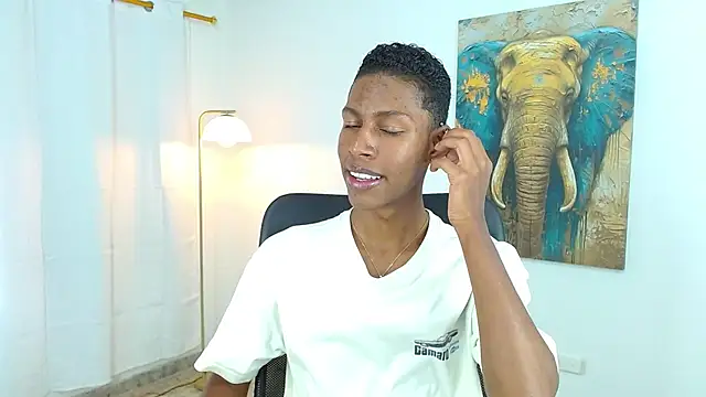 maiki18  online show from September 23, 8:23 pm