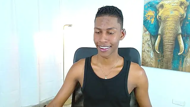 maiki18  online show from October 7, 9:01 pm