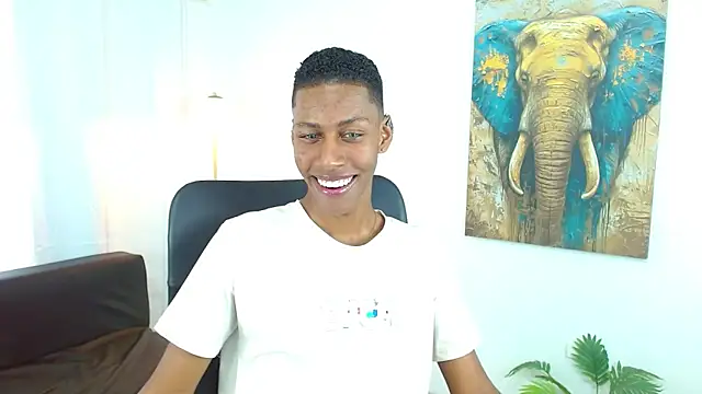 Snapshot of maiki18_ chatting on December 22, 8:39 pm maiki18 online show from December 22, 8:39 pm