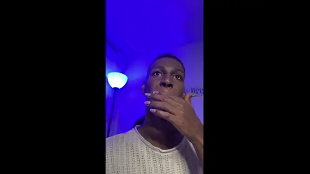 Snapshot of maiki18_ chatting on March 31, 1:07 am maiki18 online show from March 31, 1:07 am