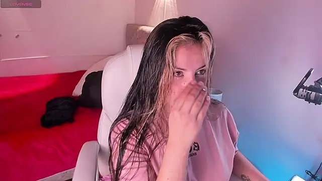 brandy sweet  online show from March 18, 12:36 pm