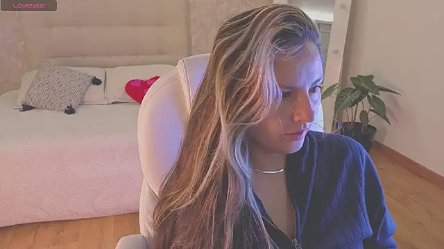 brandy sweet  online show from September 19, 10:38 am