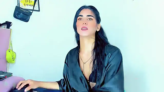 Snapshot of hannabigdirty chatting on December 14, 6:56 am hannabigdirty online show from December 14, 6:56 am