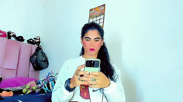 Snapshot of hannabigdirty chatting on February 19, 1:06 pm hannabigdirty online show from February 19, 1:06 pm