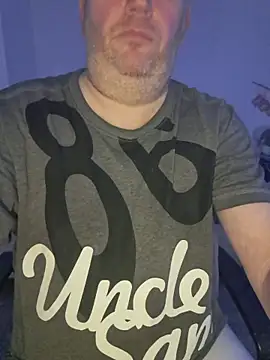 Snapshot of ShyBoy1982 chatting on December 20, 10:17 pm ShyBoy1982 online show from December 20, 10:17 pm