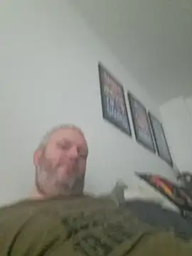 Snapshot of ShyBoy1982 chatting on January 7, 2:08 pm ShyBoy1982 online show from January 7, 2:08 pm