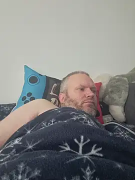 Snapshot of ShyBoy1982 chatting on January 8, 11:45 am ShyBoy1982 online show from January 8, 11:45 am