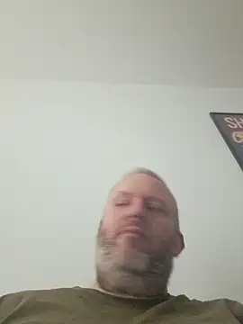 Snapshot of ShyBoy1982 chatting on January 14, 12:44 pm ShyBoy1982 online show from January 14, 12:44 pm