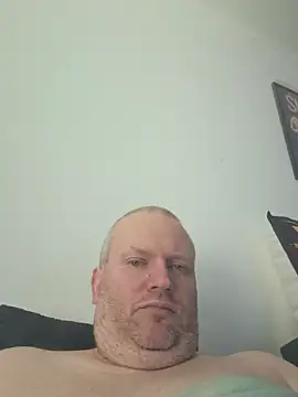 Snapshot of ShyBoy1982 chatting on April 27, 11:19 am ShyBoy1982 online show from April 27, 11:19 am