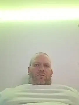 Snapshot of ShyBoy1982 chatting on May 2, 10:59 pm ShyBoy1982 online show from May 2, 10:59 pm