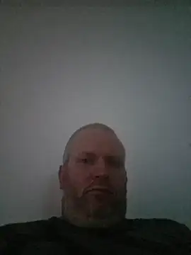Snapshot of ShyBoy1982 chatting on May 3, 6:14 pm ShyBoy1982 online show from May 3, 6:14 pm