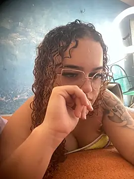 Lolacavalona online show from November 3, 5:03 pm