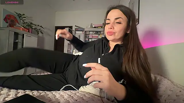 Snapshot of MyPhoenix chatting on November 25, 7:14 pm MyPhoenix online show from November 25, 7:14 pm