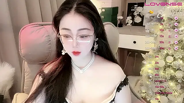 Snapshot of Monica-888 chatting on January 13, 5:12 pm Monica-888 online show from January 13, 5:12 pm