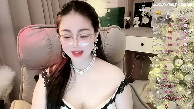 Snapshot of Monica-888 chatting on January 13, 11:17 pm Monica-888 online show from January 13, 11:17 pm