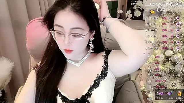 Snapshot of Monica-888 chatting on January 14, 2:19 am Monica-888 online show from January 14, 2:19 am