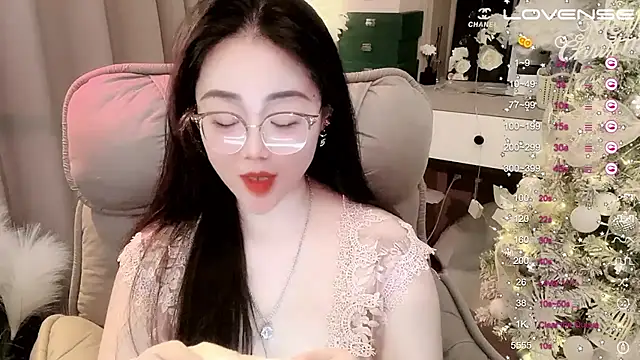 Snapshot of Monica-888 chatting on January 18, 11:33 pm Monica-888 online show from January 18, 11:33 pm