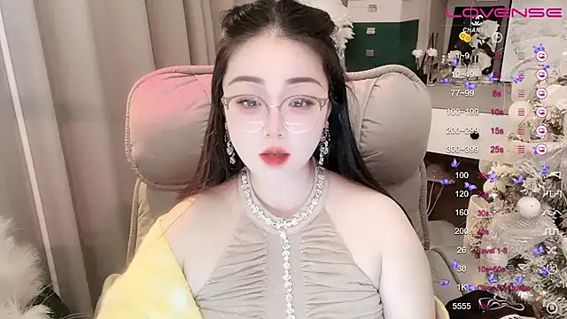 Snapshot of Monica-888 chatting on February 15, 10:44 am Monica-888 online show from February 15, 10:44 am