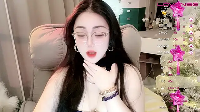 Snapshot of Monica-888 chatting on February 19, 3:49 pm Monica-888 online show from February 19, 3:49 pm