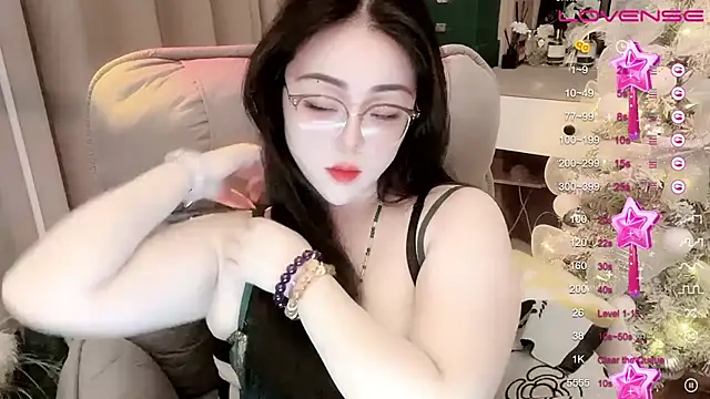 Snapshot of Monica-888 chatting on February 22, 4:40 pm Monica-888 online show from February 22, 4:40 pm