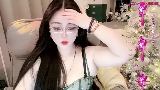 Snapshot of Monica-888 chatting on February 22, 7:47 pm Monica-888 online show from February 22, 7:47 pm