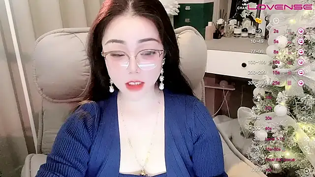Snapshot of Monica-888 chatting on March 5, 10:32 pm Monica-888 online show from March 5, 10:32 pm