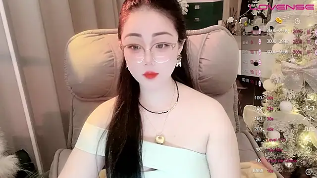 Snapshot of Monica-888 chatting on March 9, 7:37 pm Monica-888 online show from March 9, 7:37 pm