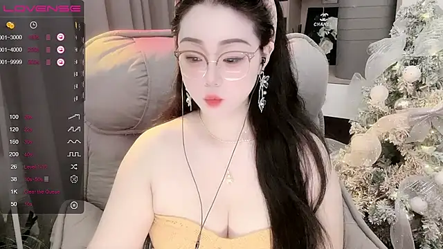 Snapshot of Monica-888 chatting on September 17, 6:09 pm Monica-888 online show from September 17, 6:09 pm