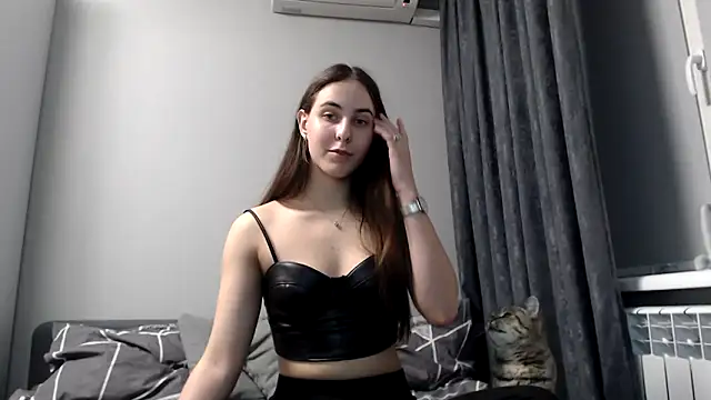 Snapshot of SierraSky_ chatting on December 4, 9:35 pm SierraSky online show from December 4, 9:35 pm