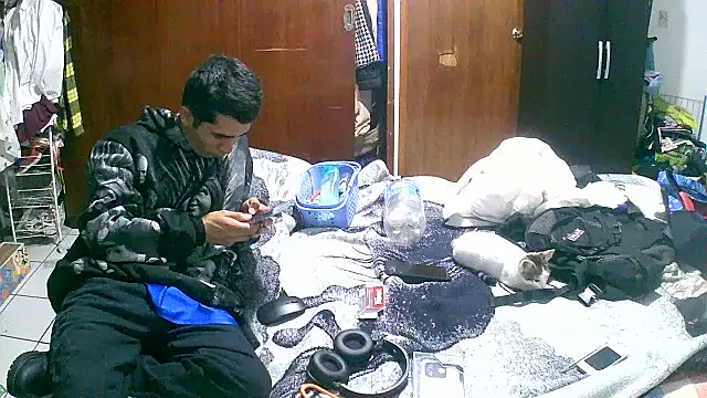 Snapshot of jperezofficial1 chatting on September 25, 8:18 am jperezofficial1 online show from September 25, 8:18 am