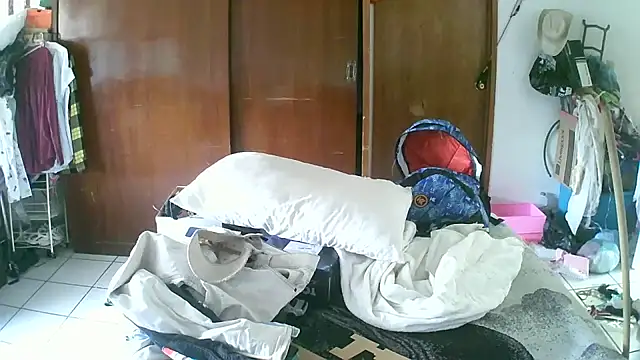 Snapshot of jperezofficial1 chatting on October 6, 3:53 pm jperezofficial1 online show from October 6, 3:53 pm