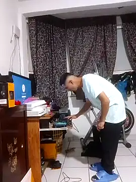 Snapshot of jperezofficial1 chatting on November 12, 3:51 am jperezofficial1 online show from November 12, 3:51 am