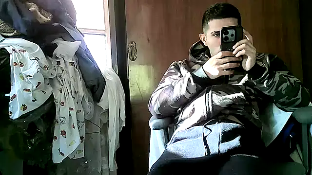 Snapshot of jperezofficial1 chatting on November 19, 2:06 pm jperezofficial1 online show from November 19, 2:06 pm