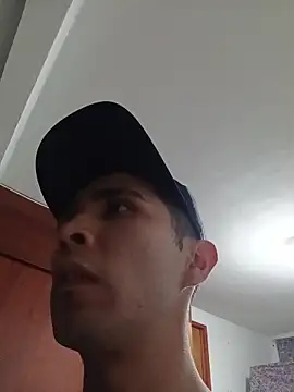 Snapshot of jperezofficial1 chatting on November 28, 2:58 am jperezofficial1 online show from November 28, 2:58 am