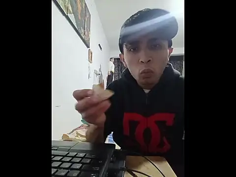 Snapshot of jperezofficial1 chatting on November 29, 3:09 am jperezofficial1 online show from November 29, 3:09 am