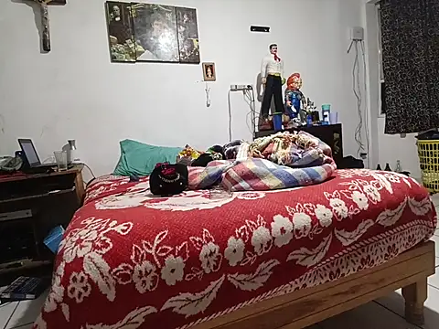 Snapshot of jperezofficial1 chatting on December 3, 6:43 am jperezofficial1 online show from December 3, 6:43 am