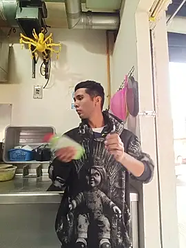 Snapshot of jperezofficial1 chatting on December 4, 6:05 pm jperezofficial1 online show from December 4, 6:05 pm