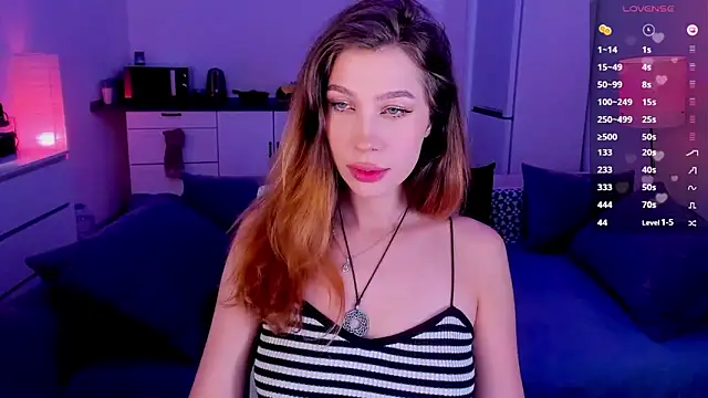 tenderdreams online show from November 24, 10:42 pm