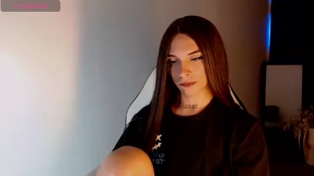 Snapshot of AdharaaMoon chatting on December 27, 10:26 pm AdharaaMoon online show from December 27, 10:26 pm